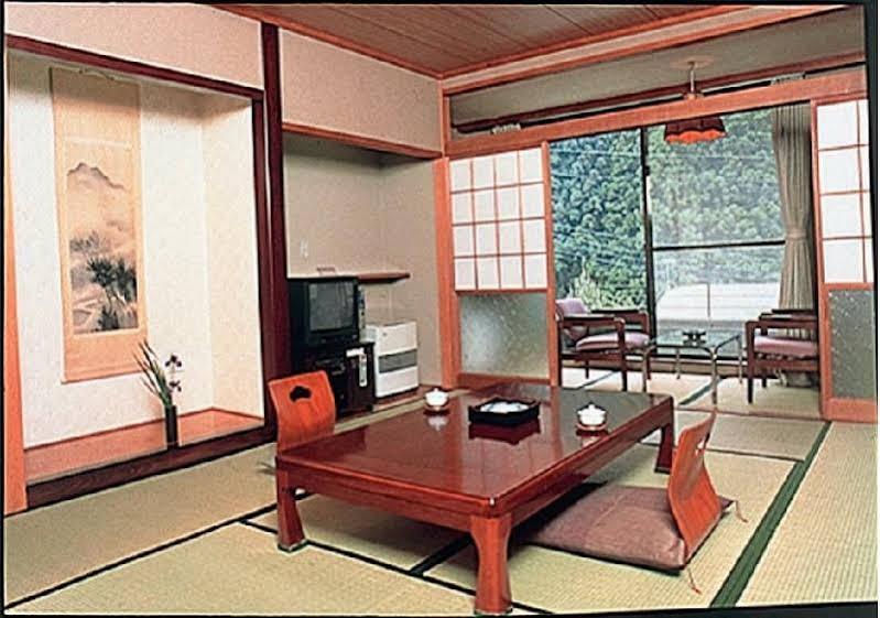 Nikko Green Hotel Natsukashiya Fuwari Экстерьер фото